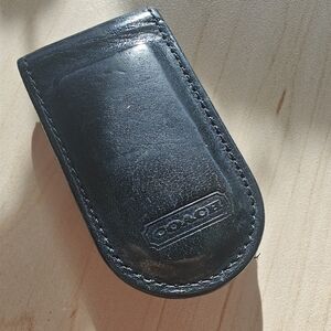 Coach Men's Money Clip Black Genuine Smooth Leather Magnetic Embossed Logo